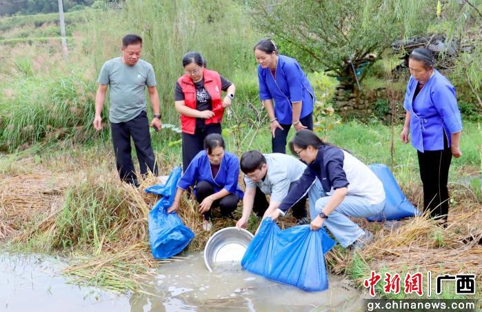 广西农工院精准帮扶三江稻渔产业振兴